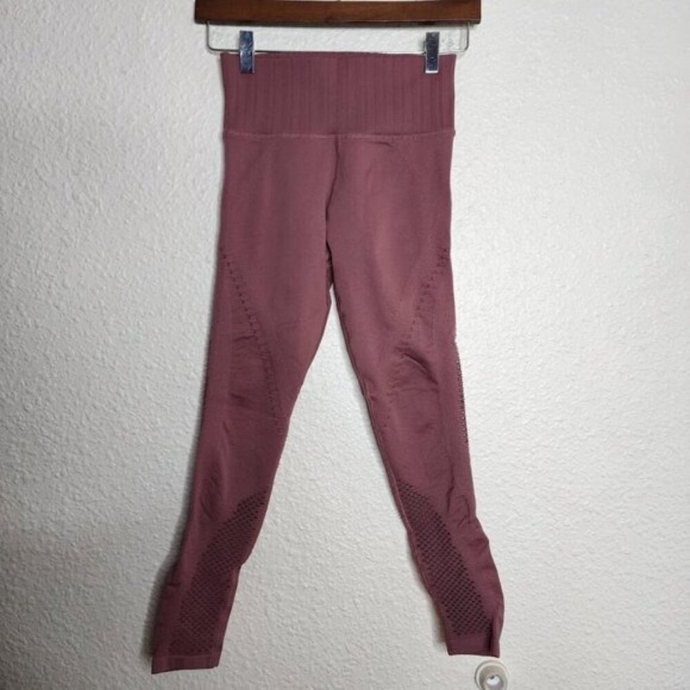 Athleta Trophy Seamless 7/8 Leggings in Crushed Berry Women's Size XS